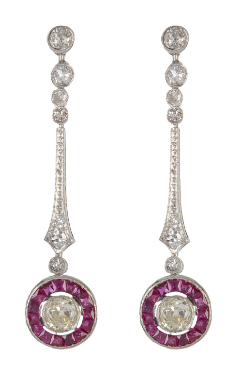 Pendientes largos estilo Art-Decó de ojos de perdiz de rubí