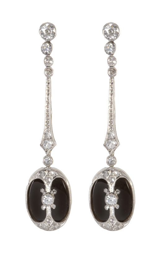 Pendientes largos de óvalos de oníx que pende de barrita de