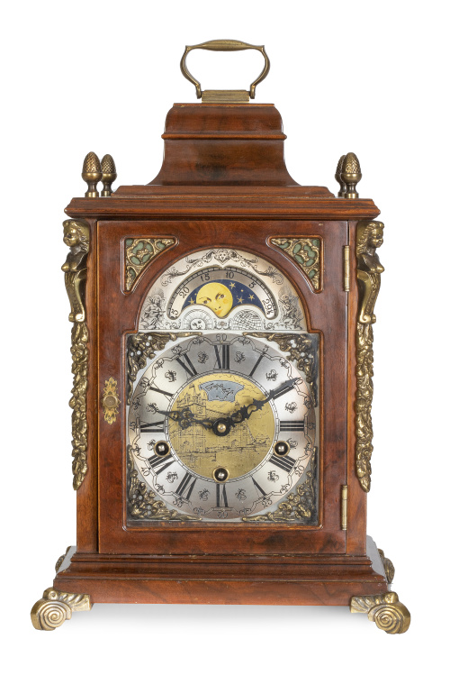 Reloj Bracket con caja de madera y metal dorado.Inglaterr