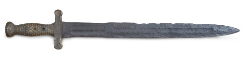 Espada de hierro con empuñadura de metal dorado, simulando 