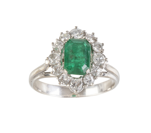 Sortija con esmeralda talla esmeralda con orla de brillantes