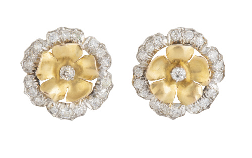 Pendientes flor de brillantes con pétalos de oro liso con o