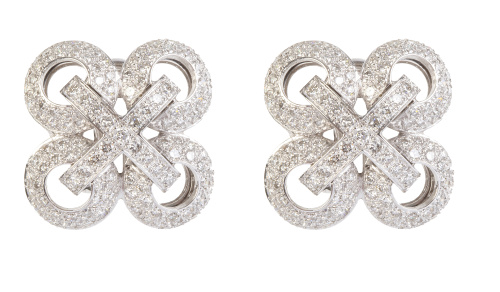 Pendientes de brillantes con diseño de flor, compuesta por 