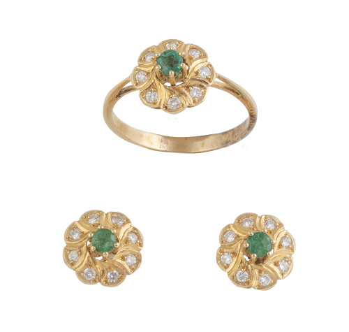 Conjunto de sortija y pendientes de rosetón de brillantes c