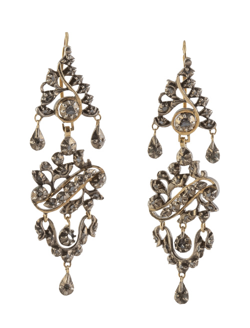 Pendientes largos populares S. XVIII-XIX con diamantes, en 