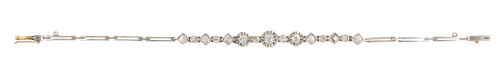 Pulsera de pp. S. XX con diamantes en rombos y tres centros