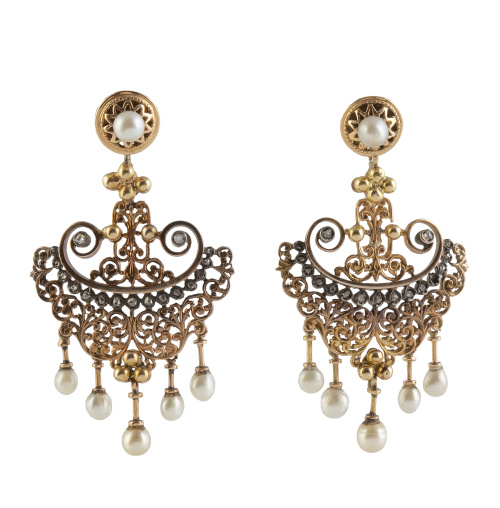 Pendientes largos franceses S. XIX con diseño de abanico ca