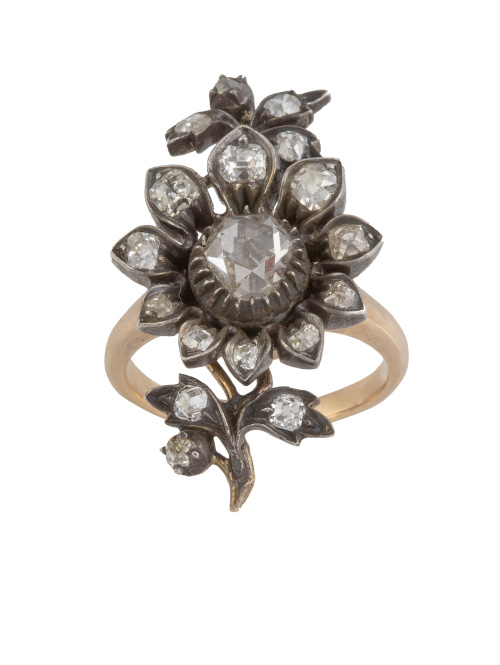 Sortija francesa de ffs S. XVIIl pp. S XIX con diamantes de
