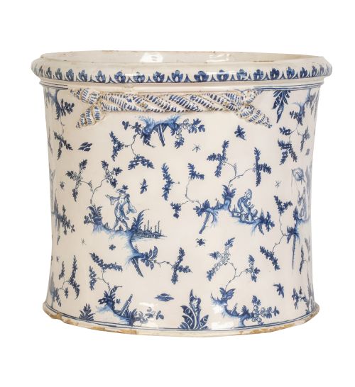 Macetero de cerámica esmaltada en azul y blanco, decorado c