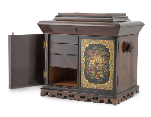 Caja de madera de palosanto con aplicaciones de nácar y dec