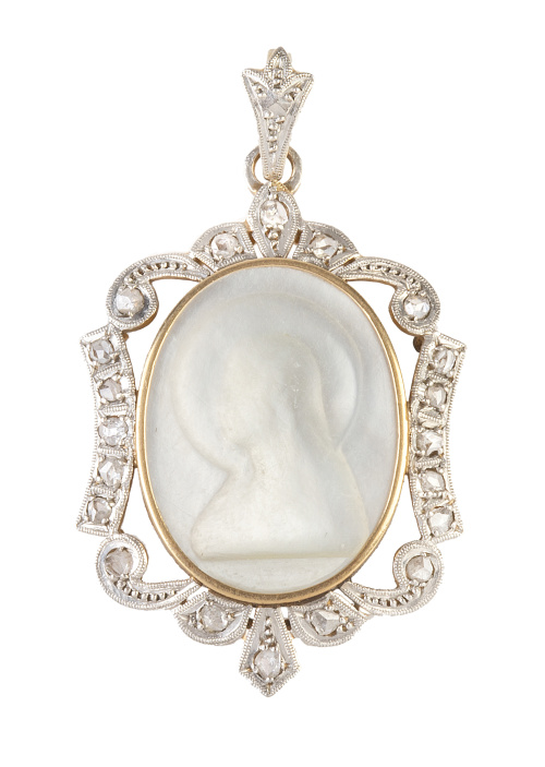 Medalla de pp. S. XX con Virgen tallada en nácar, en marco 