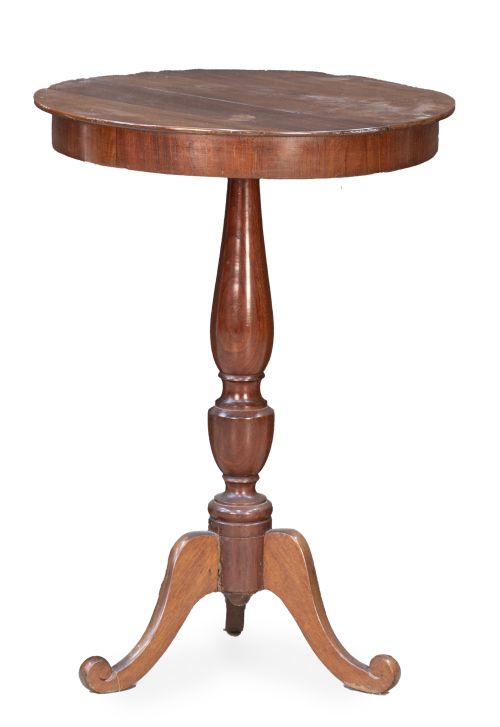 Velador de madera tallada.España, finales del S. XIX.