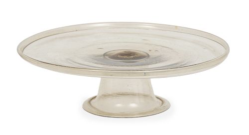 Frutero de pie bajo de vidrio transparente.España, quizás