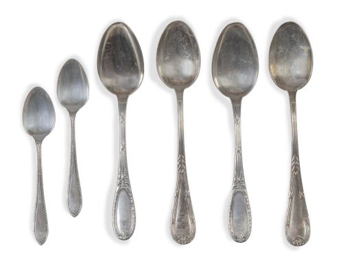 Lote de cubiertos de plata formado por:Tres cucharas de p