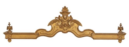 Pareja de cortineros de madera tallada y dorada.Trabajo e