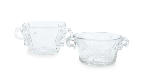 Lote de dos saleros imperio de vidrio transparente con asas