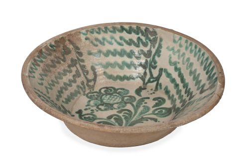 Lebrillo de cerámica esmaltada en verde y blanco, con flor 