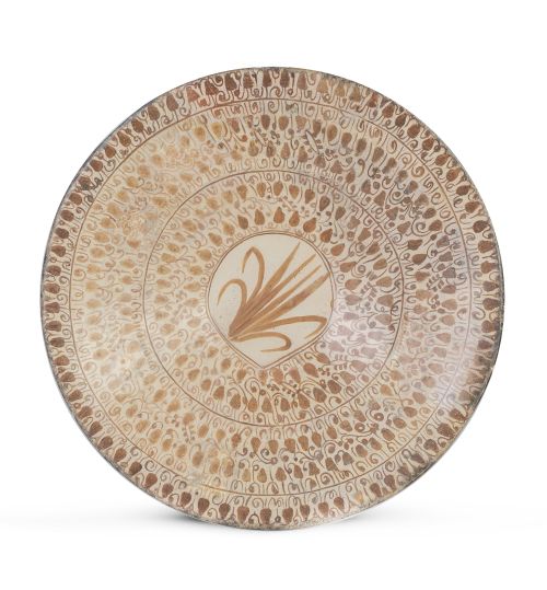 Plato de cerámica esmaltada de reflejo metálico.Manises, 