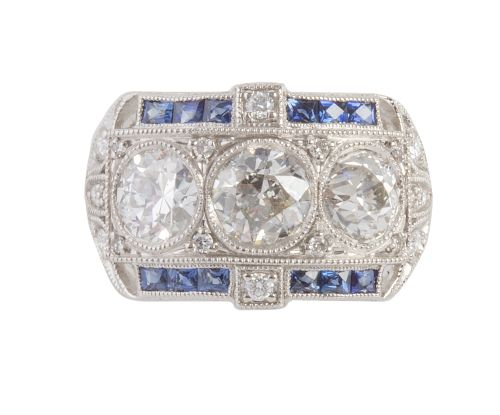 Sortija de brillantes y zafiros estilo Art-Decó con tres br