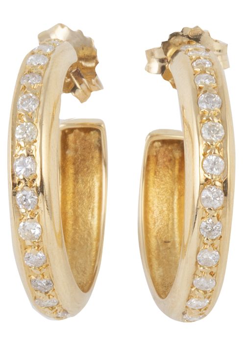 Pendientes criollas con banda central de brillantes en el f