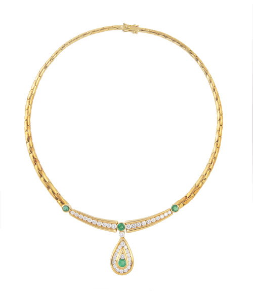 Collar de brillantes y esmeraldas, con centro compuesto por