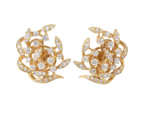 Pendientes de brillantes con diseño de hojas de brillantes 