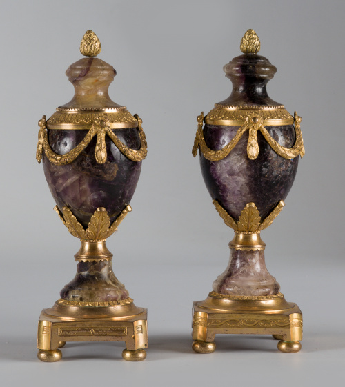 Pareja de “cassolettes o candle vases” en Blue John montada