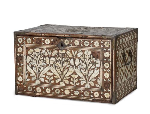 Papelera de madera con incrustaciones de hueso, de profusa 