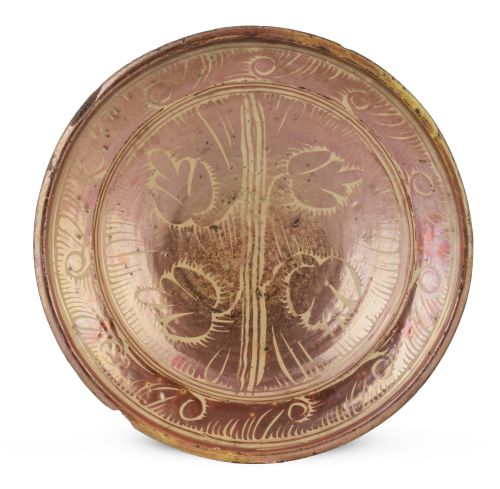 Plato de cerámica esmaltada de reflejo metálico decorado co