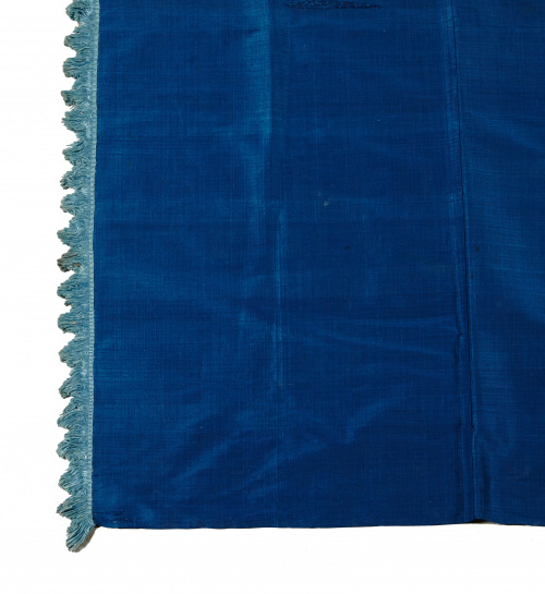 Colcha en seda azul oscuro.ffs. del S. XVIII.