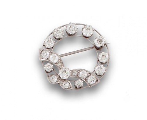 Delicado broche de brillantes de talla antigua en forma de 