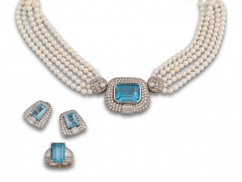 Conjunto de collar de perlas,pendientes y sortija con centr