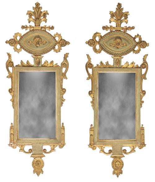 Pareja de espejos de madera policromada y dorada.Italia o