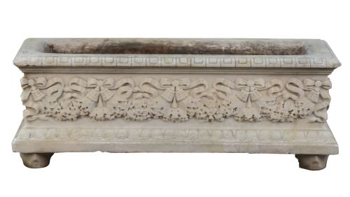 Jardinera de mármol tallado con guirnaldas y flores.Final