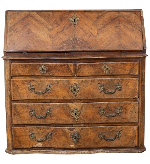 Bureau de madera de nogal con marquetería de limoncillo.T