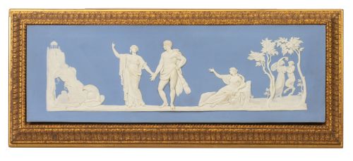 Dos placas de biscuit en  azul y blanco, con figuras clásic