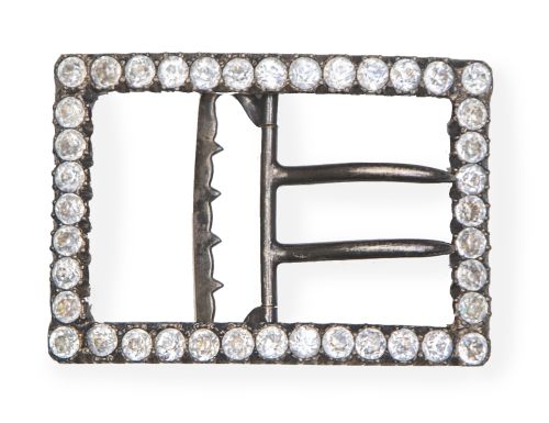 Hebilla de metal plateado y cristal de "strass".España, p