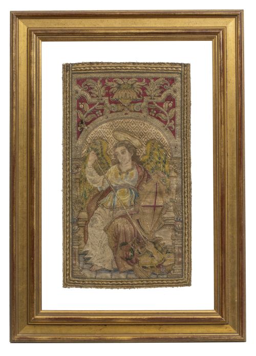 San Miguel.Bordado de casulla en hilo de color, hilos dor