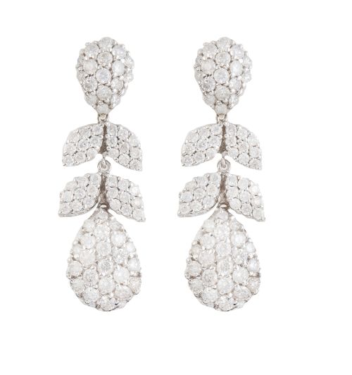 Pendientes largos con dos peras cuajadas de brillantes entr