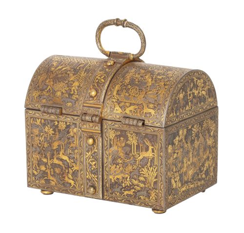 Caja de caudales con tapa de medio cañon y asa, de hierro d