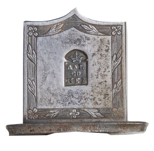 Bayoneta de taco de metal con mango de asta y funda de galu