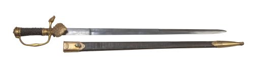 Espada de caza con empuñadura de meta dorado y asta, la hoj