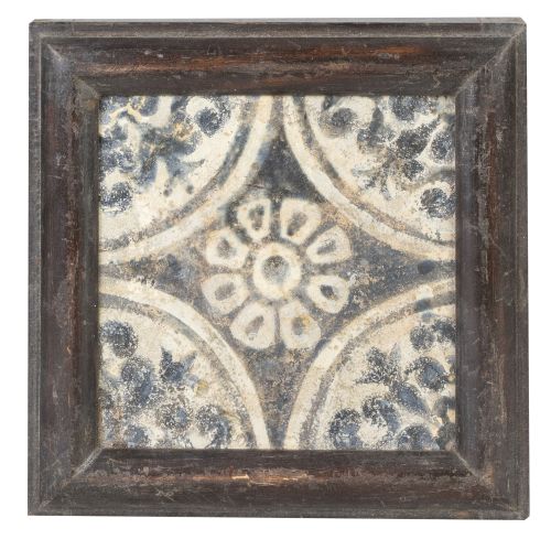 Azulejo de cerámica esmaltada en azul de cobalto, decorado 