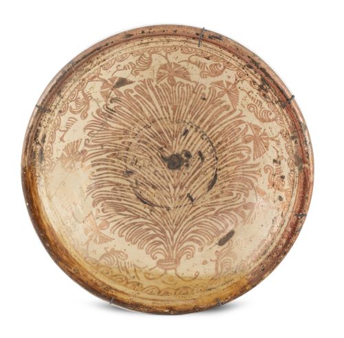 Plato acuencado de cerámica esmaltada de reflejo metálico d