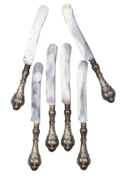 Juego de seis cuchillos de merienda de plata.Principios d