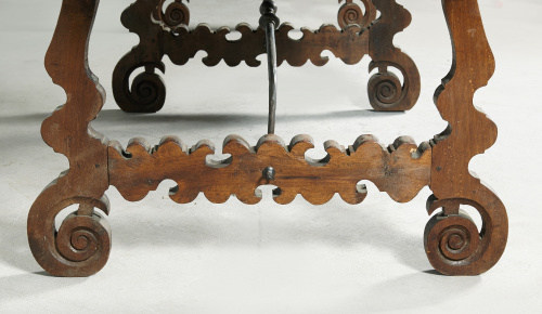 Gran mesa de refectorio en nogal, época Carlos II.Castilla