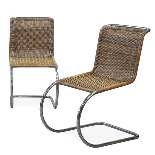 Mies van der Rohe.Pareja de sillas modelo MR 533 de acero