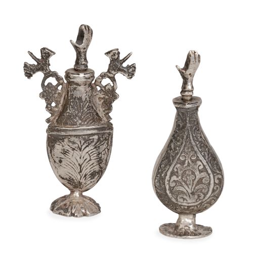 Dos perfumeros de plata.Trabajo colonial, S. XIX.