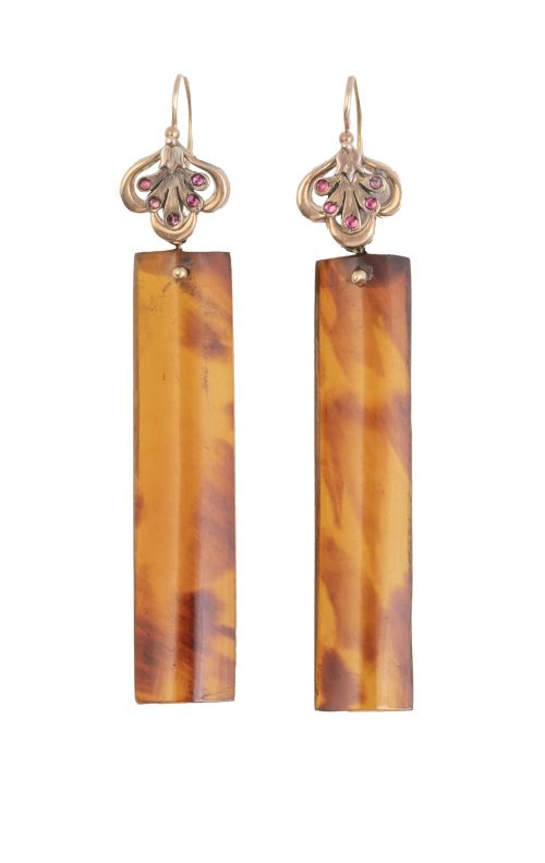 Pendientes largos de placas de carey que penden de flor de 