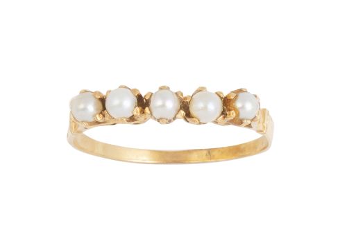 Sortija de oro amarillo con cinco perlitas engastadas en ga